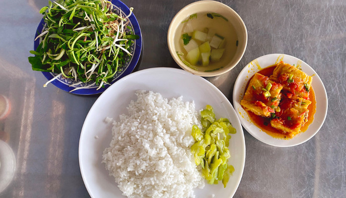 Quán Cơm Cô Bảy - Cơm Phần, Cơm Văn Phòng & Bò Kho - 182 Trần Ngọc Lên
