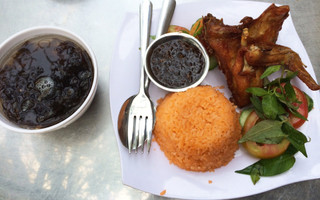 Cơm gà xối mỡ
