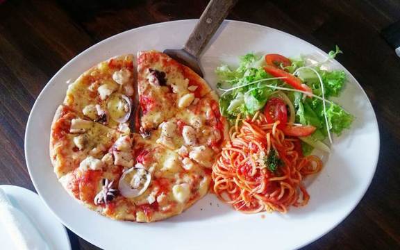 Al Fresco's - Pizza, Mỳ Ý, Sườn, Steak Bò Bít Tết - Đông Du