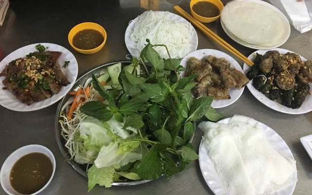 Quán Bún Thịt Nướng Cây Mận