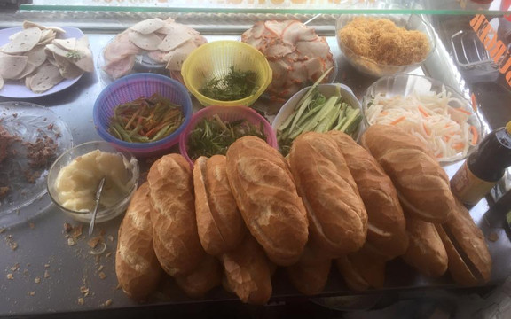 Bánh Mì Ba Lắc