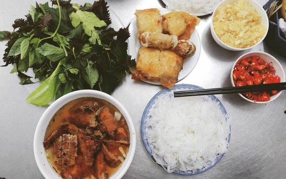 Hương Liên - Bún Chả & Nem Cua Bể