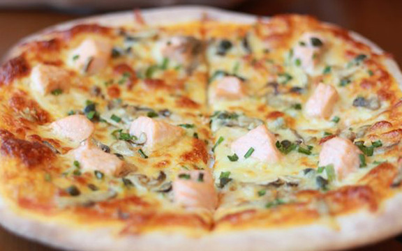 Nhà Léo Pizza & Cakes