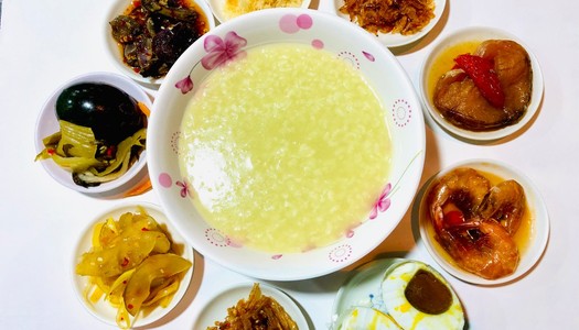 Ăn khuya Sài Gòn.