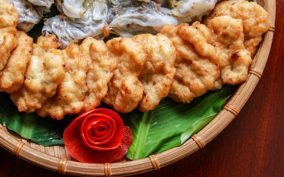 Bà Thảo - Chả Mực Hạ Long
