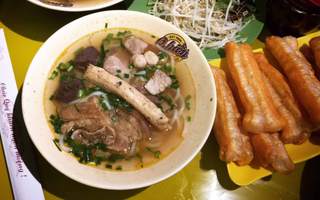 Ăn trưa khu Cầu Giấy