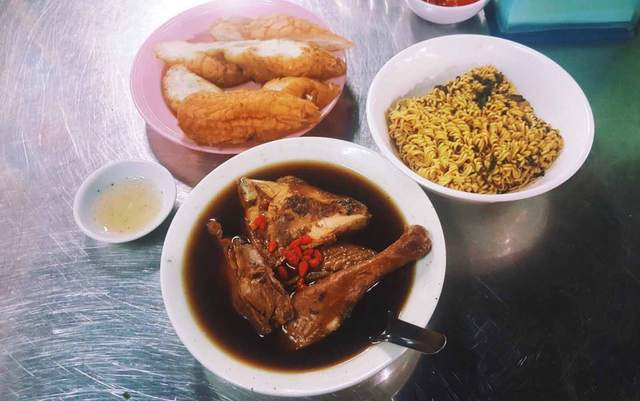 Quán Cây Si - Gà Tần & Cháo Chim