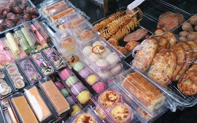 Queen Bee Bakery - Tân Mai