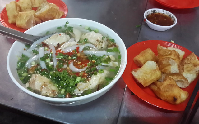 Bánh Canh Bột Gạo 246 - Cá Lóc Giò Heo Chả Cá