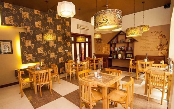 Dahlia Cafe & Restaurant - Dã Tượng