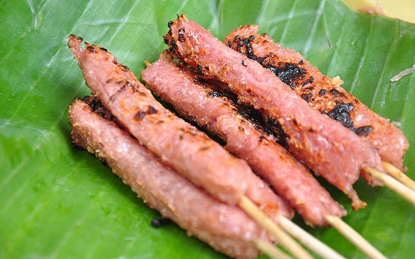 Em Thúy - Nem Chua Nướng - 10 Ấu Triệu