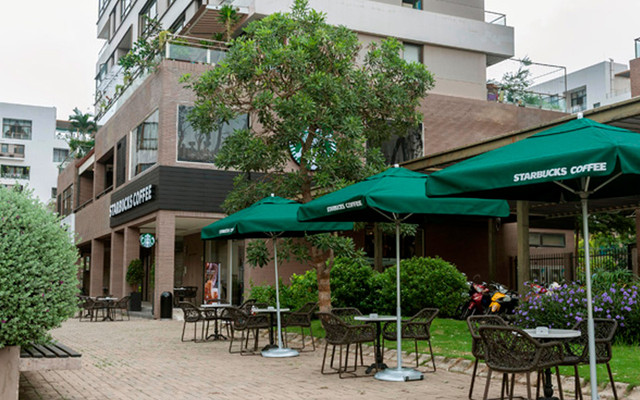 Starbucks Coffee - Panorama