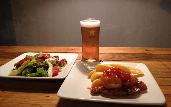 Motown Gastropub - Ven Hồ Thụy Khuê