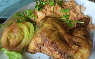 Cơm gà xối mỡ