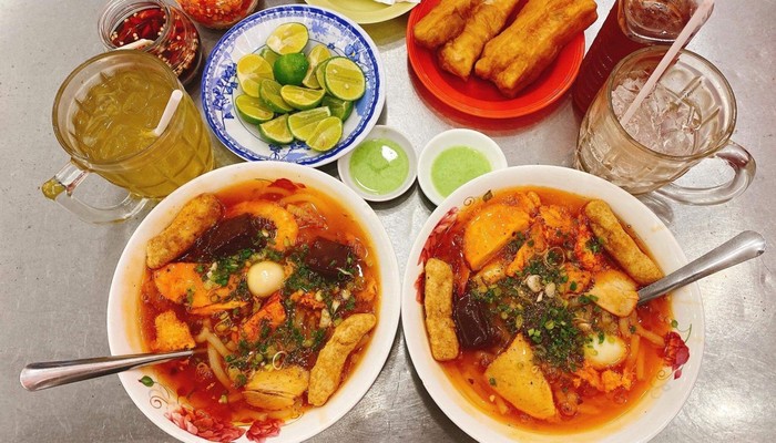 Cô Diệu - Bánh Canh Cua - Nguyễn Kiệm