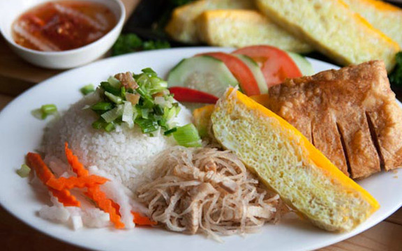 Cơm Tấm Cô Năm - Bình Quới