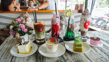 Cafe và bánh
