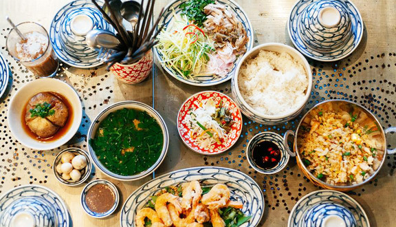 Chị Hoa - Vietnamese Cuisine - Lê Thánh Tôn