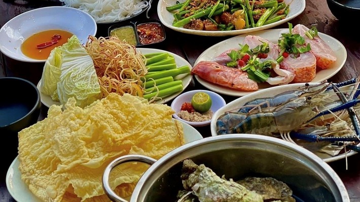 Lẩu Nhúng Nhà Ngô - Lẩu & Nướng - Võ Thị Sáu
