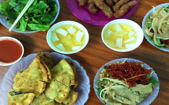 Ngọc Tú - Quán Ăn Vặt - TT Nghĩa Tân