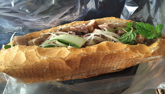 Bánh Mì Heo Quay Chị Lành