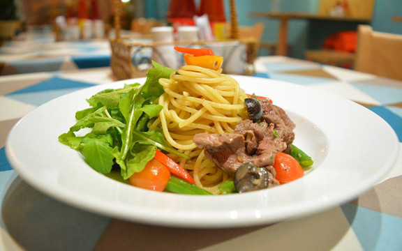 Hẻm Spaghetti - Nguyễn Đình Chiểu