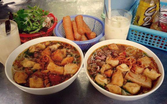 Ngẫm Quán - Bún Cá, Phở Bò & Lòng Lợn