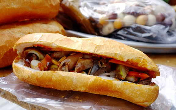 Duy Tồ - Bánh Mì Phá Lấu - Closed