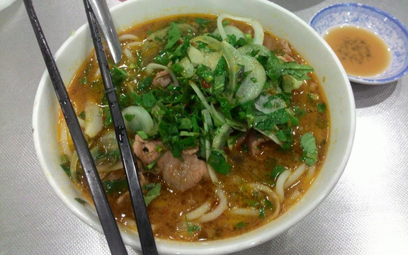 Cô Hồng - Quán Bún Bò