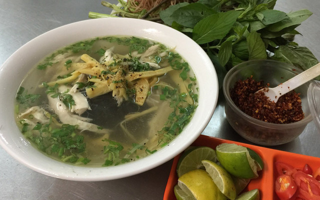 Miến Gà Hoa Trân