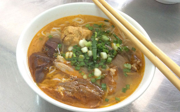 Tý Đỉnh - Bún Huế & Cơm Văn Phòng