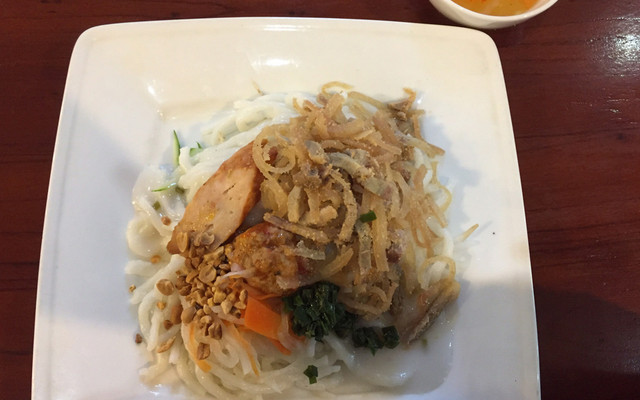 Bánh Tằm, Bún Bì & Xíu Mại