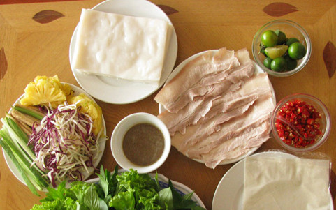 Thịt Heo Hấp Cuốn Bánh Tráng