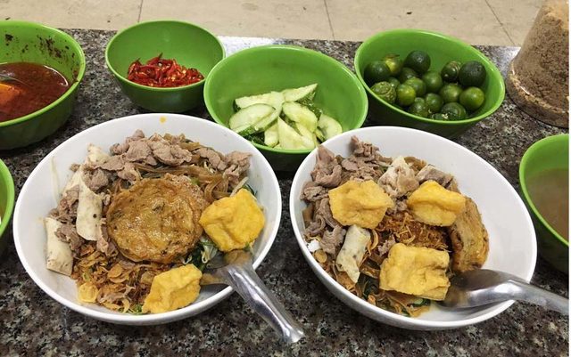 Hằng - Bánh Đa Cua, Miến Trộn & Bún Cá Rô - 32 Hàng Bún