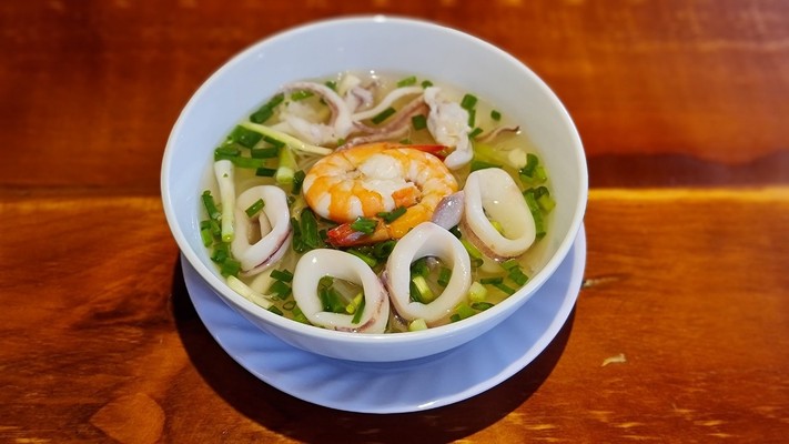 Hủ Tiếu Mực Như Ý - Nguyễn Sơn