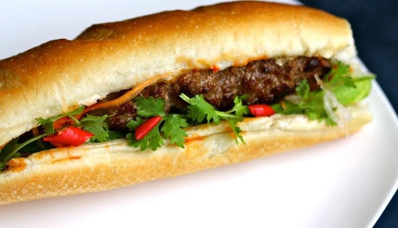 Bống Bi - Bánh Mì Thịt Xiên Nướng