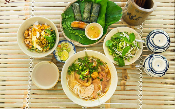 O Nhỏ - Mì Hến & Bún Bò Huế