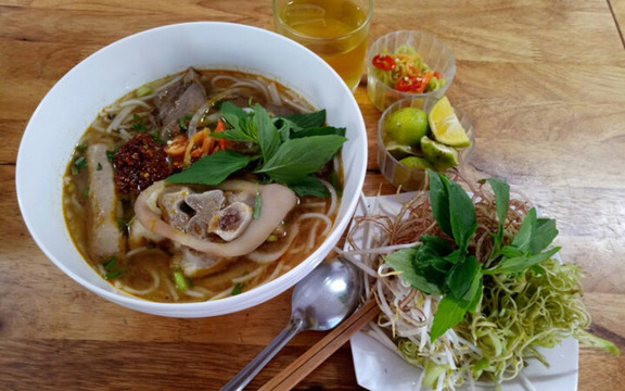 Bún Bò Vương - Lê Thị Hồng