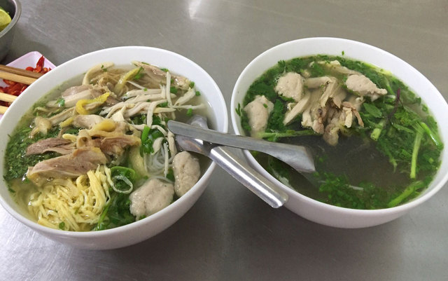 Thủy - Phở Gà Ta, Bún Thang & Bún Phở Trộn - 261 Yên Hoà