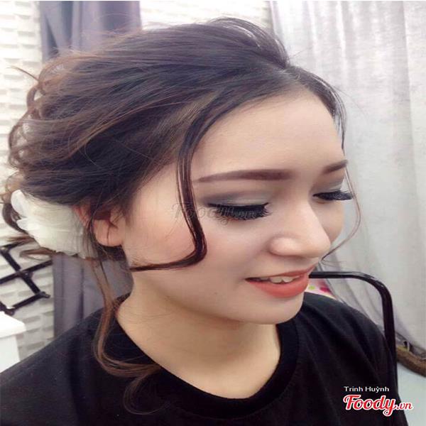 Thủy Make-up