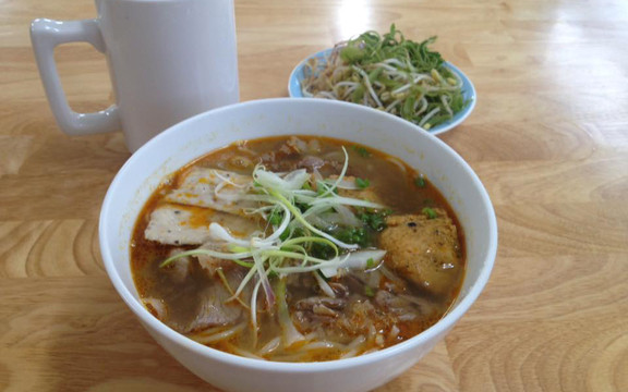Bún Bò Quỳnh Giang