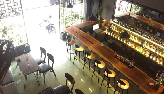 THỊ Cafe & Pub