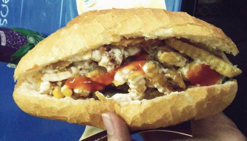 Cô Ngà - Bánh Mì Nem Khoai - 6 Ngõ 28 Hương Viên