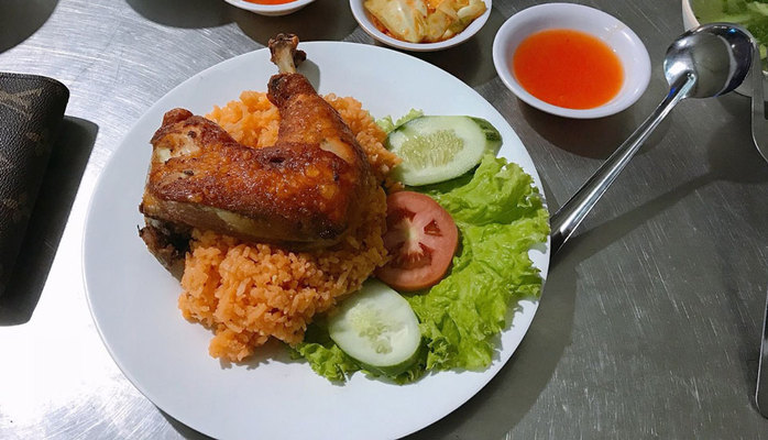 Cơm Gà Xối Mỡ Gia Huy - Phùng Văn Cung