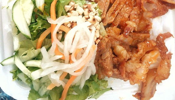 Hai Chị Em - Bún Thịt Xào & Cơm Tấm