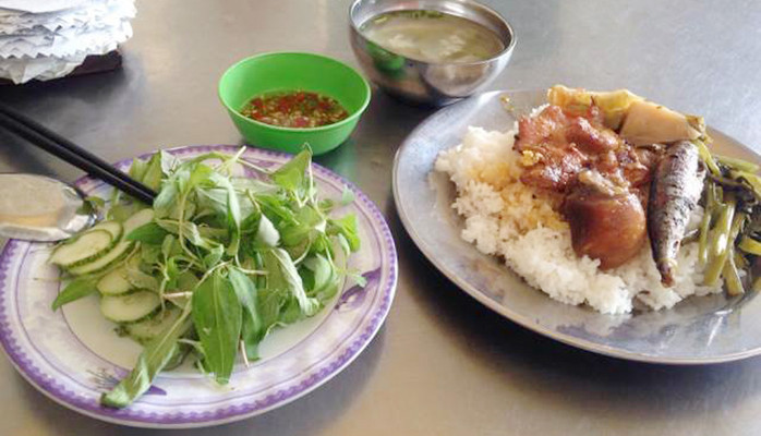 Quán Cơm Cây Phượng