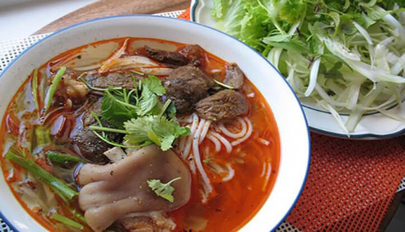 Tùng - Bún Bò Huế & Bánh Canh Đắk Lắk