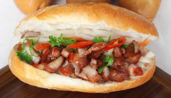 Bánh Mì Heo Quay - Văn Cận