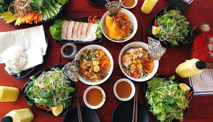 Con Lợn Béo - Bánh Tráng Cuốn Thịt Heo - Trần Thủ Độ