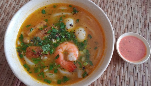 Bánh Canh Bột Xắt Cô Ba